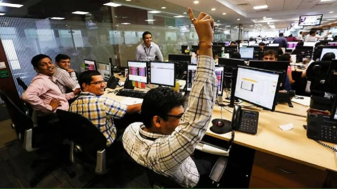 Share Market : जागतिक बाजार धराशायी, निफ्टीने तोडले रेकॉर्ड, गाठले नवीन शिखर