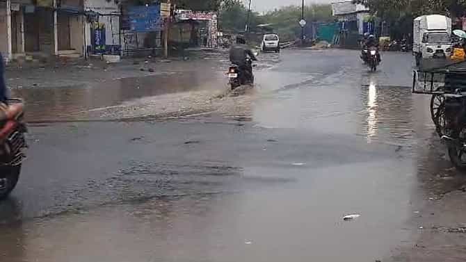 समुद्र खवळला, आज दुपारनंतर किनारपट्टी भागात मोठ्या लाटांची शक्यता