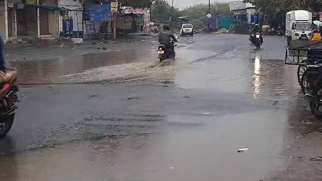 समुद्र खवळला, आज दुपारनंतर किनारपट्टी भागात मोठ्या लाटांची शक्यता