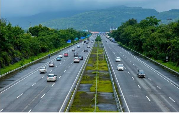 पुणे-बंगळुरु महामार्गावरील वाहतूक राहणार बंद? काय आहे कारण? पुणे-बंगळुरु महामार्गावरील वाहतूक राहणार बंद? काय आहे कारण?