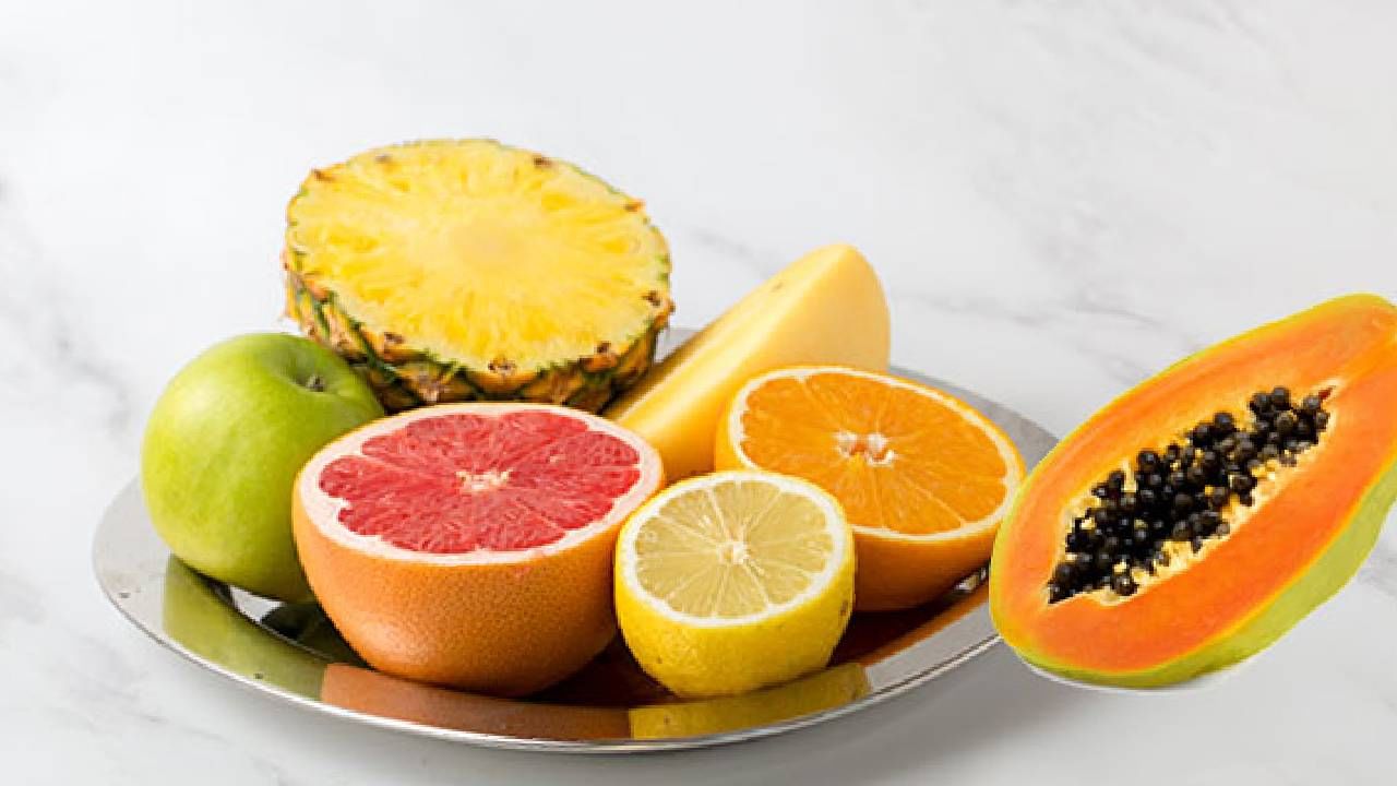 Vitamin C ची कमतरता भरून काढणारे 'ही' 6 फळे! Marathi News These 6