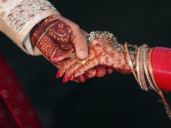 लग्नानंतर लगेच दुसऱ्या दिवशीच मुल जन्माला आले, असा कसा झाला गडबड घोटाळा