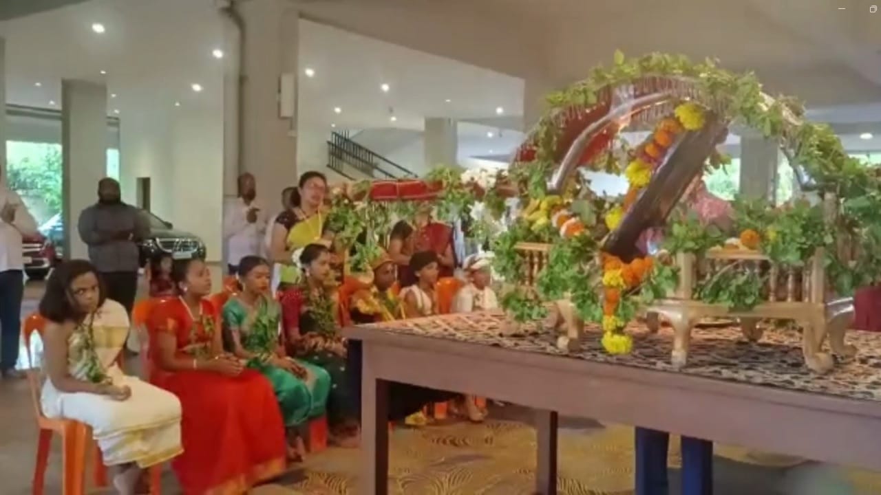 भक्तिमय वातावरणात आज विरारमध्ये आषाढी एकादशी साजरी करण्यात आली आहे.