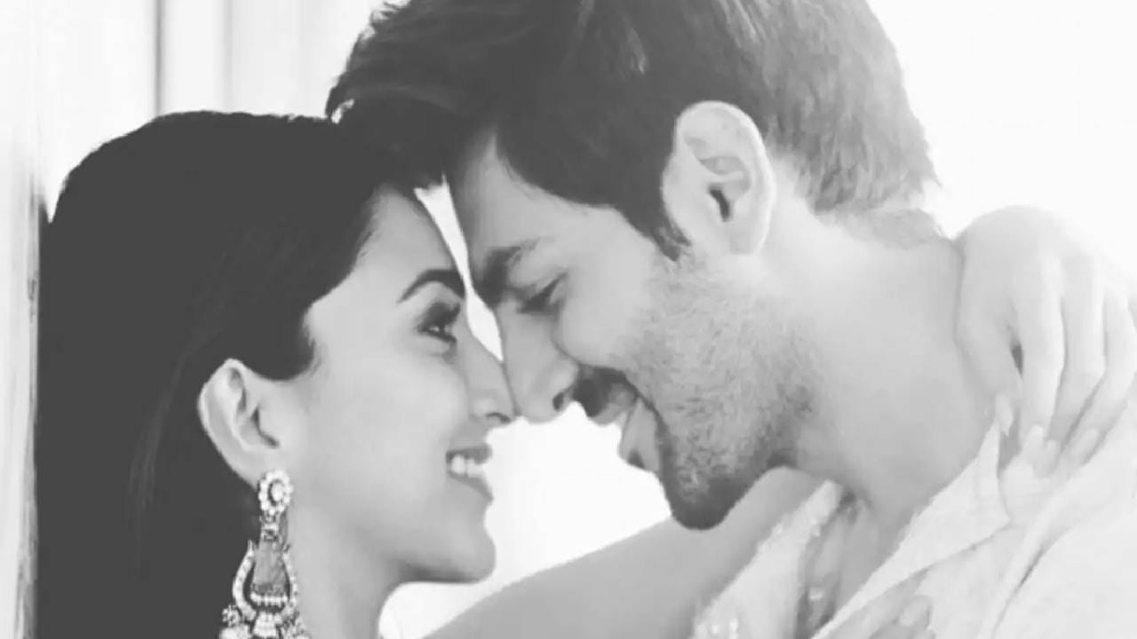 कार्तिक आर्यन आणि कियारा अडवाणी हे चित्रपटाचे जोरदार प्रमोशन करताना देखील दिसत आहेत. नुकताच एका मुलाखतीमध्ये कार्तिक आर्यन यांच्याबद्दल अत्यंत मोठा खुलासा कियारा अडवाणी हिने केला आहे. 