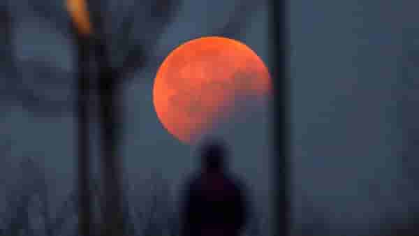 Supermoon 2023 | आकाशात अद्भूत आणि दुर्मिळ असा योग जुळून येणार, चंद्राचे सौंदर्य उद्या पाहाच