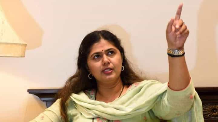 Pankaja Munde यांनी मराठा आरक्षणावरून मांडली थेट भूमिका; म्हणाल्या, 'सत्ताधाऱ्यांनी माय-बापाची...' Pankaja Munde यांनी मराठा आरक्षणावरून मांडली थेट भूमिका; म्हणाल्या, 'सत्ताधाऱ्यांनी माय-बापाची...'