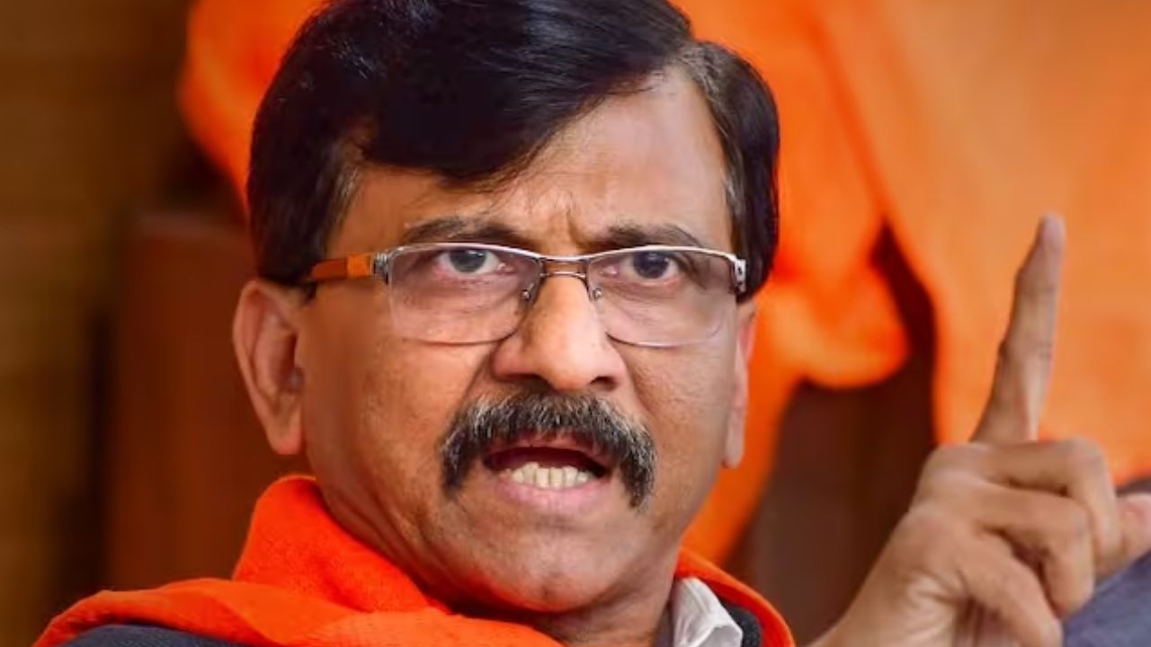'भगवा झेंडा उतरवण्यासाठी दिल्लीचे 2 बोके आणि...', संजय राऊत यांची सर्वात खोचक टीका 'भगवा झेंडा उतरवण्यासाठी दिल्लीचे 2 बोके आणि...', संजय राऊत यांची सर्वात खोचक टीका