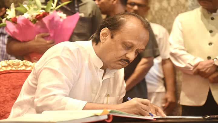 ठरलं! अखेर अजित पवार यांना मिळणार 'या' खात्याची जबाबदारी; मात्र शिंदे गटाची धाकधूक वाढली? ठरलं! अखेर अजित पवार यांना मिळणार 'या' खात्याची जबाबदारी; मात्र शिंदे गटाची धाकधूक वाढली?