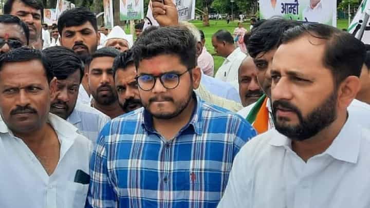 अजित पवार यांच्या निर्णयाने सांगलीत खळबळ; आर.आर.पाटील यांचे पुत्र रोहित पाटील यांचा निर्णय काय? अजित पवार यांच्या निर्णयाने सांगलीत खळबळ; आर.आर.पाटील यांचे पुत्र रोहित पाटील यांचा निर्णय काय?