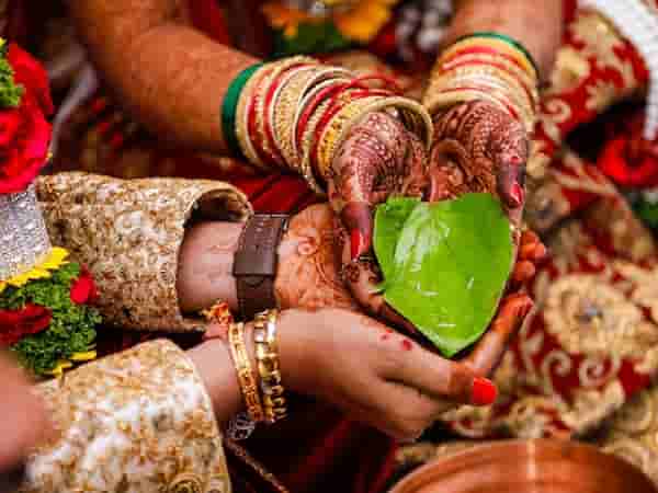 लग्न न जमणाऱ्यांची यादी द्या, सगळ्यांची लग्नं लावून टाकतो, या खासदारानं दिलं गावकऱ्यांना आश्वासन