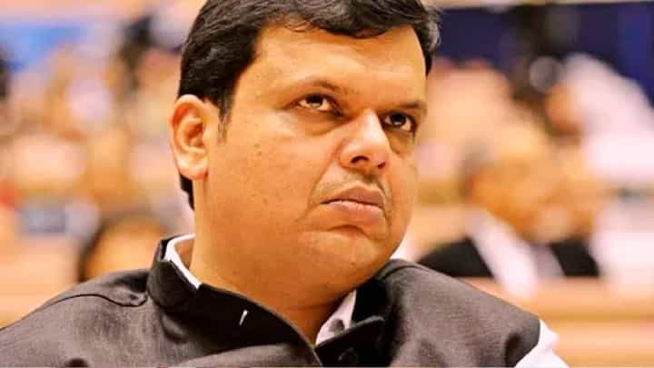 ‘फडणवीसांचं महत्व कमी झालंय, बऱ्यापैकी साइड लाइन केलं जातय’; अंधारे यांची सडकून टीका ‘फडणवीसांचं महत्व कमी झालंय, बऱ्यापैकी साइड लाइन केलं जातय’; अंधारे यांची सडकून टीका