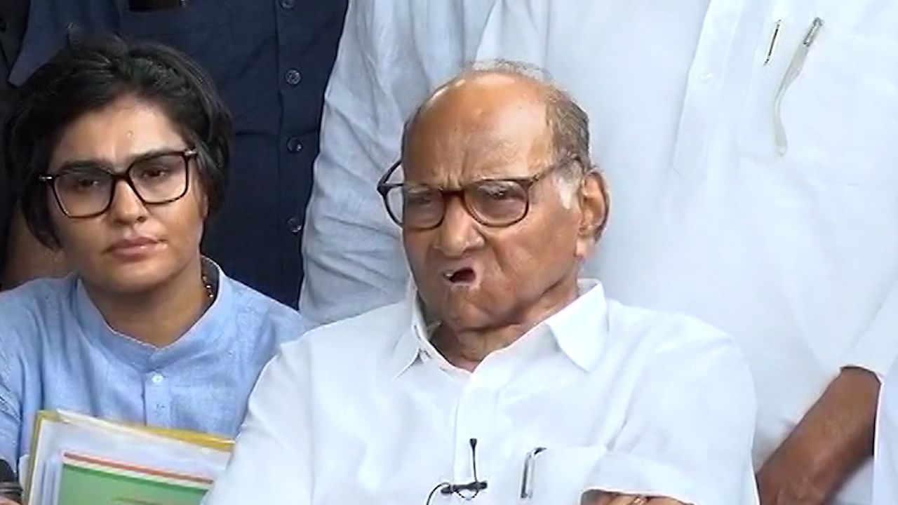 राष्ट्रवादीची पुढची रणनीती काय? शरद पवार यांनी आतली बातमी सांगितली राष्ट्रवादीची पुढची रणनीती काय? शरद पवार यांनी आतली बातमी सांगितली