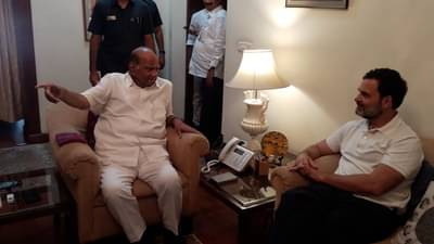 राष्ट्रवादीवर संकटांचा डोंगर, राहुल गांधी स्वत:हून शरद पवार यांच्या भेटीला