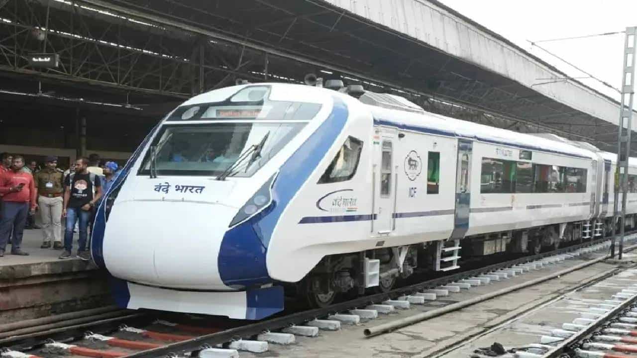 Vande Bharat Fare : आनंदवार्ता, महागडा प्रवास एकदम स्वस्त, वंदे भारतचे तिकिट होणार कमी