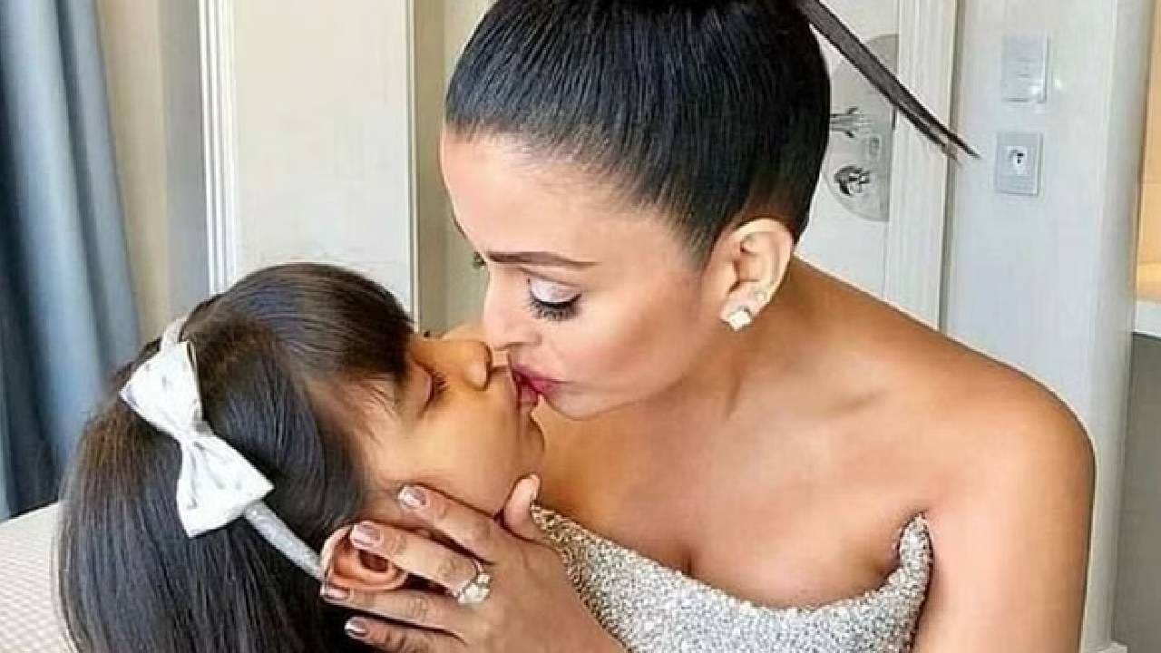 ऐश्वर्या राय हिने काही दिवसांपुर्वीच आराध्या हिच्यासोबत लिपलाॅक केल्याचा फोटो शेअर केला होता. ज्यानंतर अनेकांनी ऐश्वर्या राय हिच्यावर टिका केली.