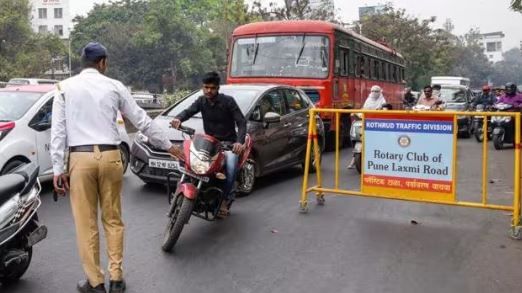 आता वाहतुकीचे नियम पाळा, अन्यथा वाहनांवर बसवलेल्या कॅमेऱ्यांद्वारे होणार कारवाई