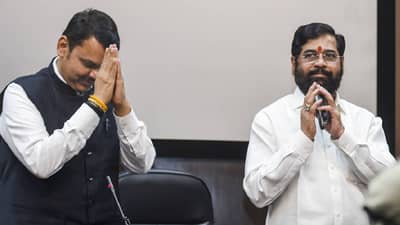 एकनाथ शिंदे आणि देवेंद्र फडणवीस यांच्यात मध्यरात्री दोन तास खलबतं, अजितदादा नव्हते; सर्वांच्या भुवया उंचावल्या