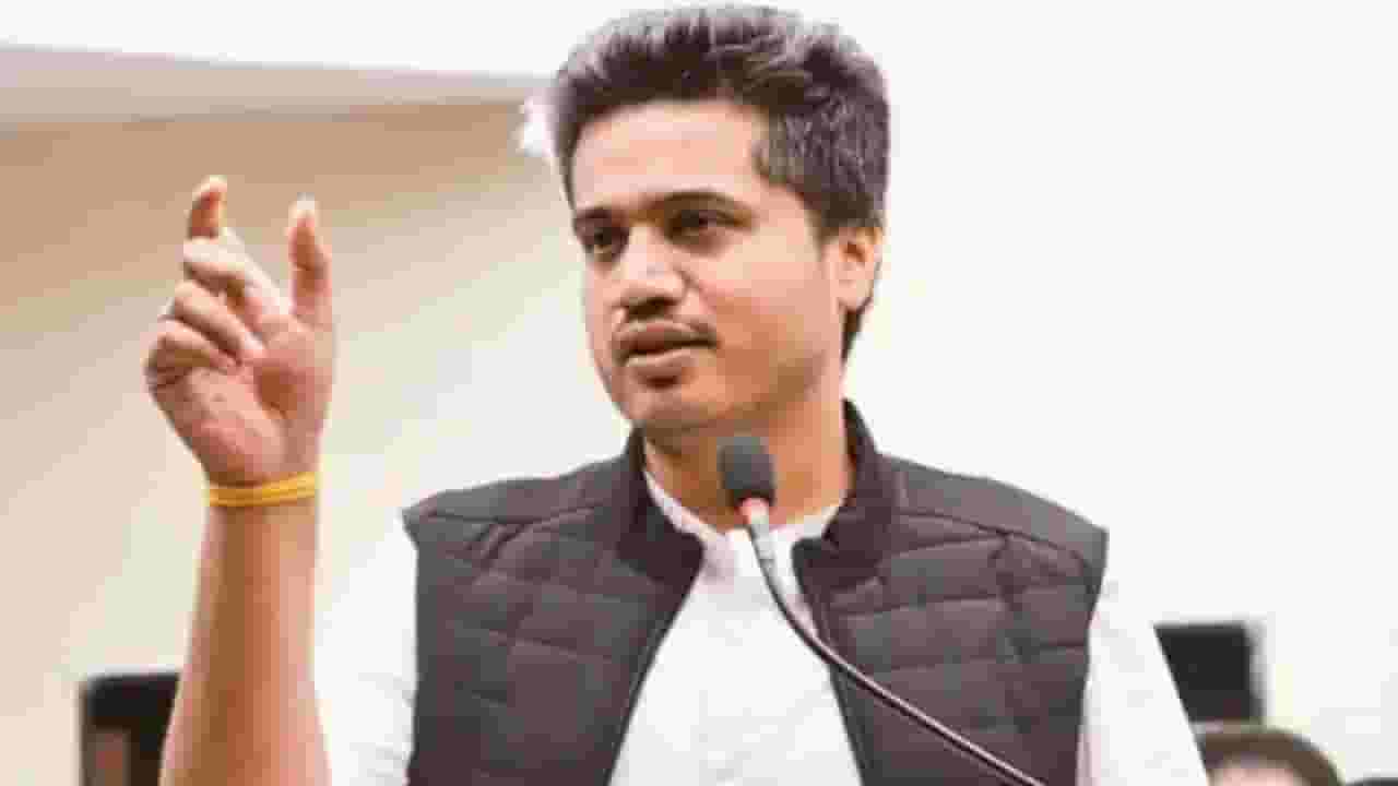 रोहित पवार सुप्रिया सुळे गटाचा पप्पू, कोणी केली टीका? रोहित पवार सुप्रिया सुळे गटाचा पप्पू, कोणी केली टीका?