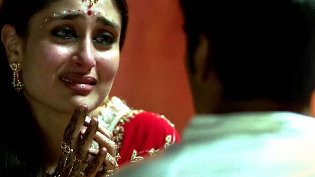 Kareena Kapoor ला 'या' अभिनेत्यासोबत करायचे नव्हते किसिंग सीन; अखेर दिग्दर्शकाने घेतला मोठा निर्णय Kareena Kapoor ला 'या' अभिनेत्यासोबत करायचे नव्हते किसिंग सीन; अखेर दिग्दर्शकाने घेतला मोठा निर्णय