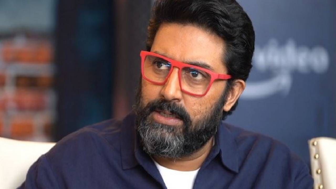 Abhishek Bachchan | 'हा' प्रकार बघताच महिलेने काढला अभिषेक बच्चन याच्या कानाखाली जाळ, खळबळजनक खुलासा Abhishek Bachchan | 'हा' प्रकार बघताच महिलेने काढला अभिषेक बच्चन याच्या कानाखाली जाळ, खळबळजनक खुलासा