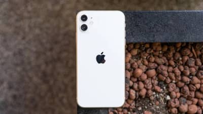 फक्त तीस हजारात मिळतोय आयफोन 11, कुठे सुरू आहे ही जबरदस्त ऑफर