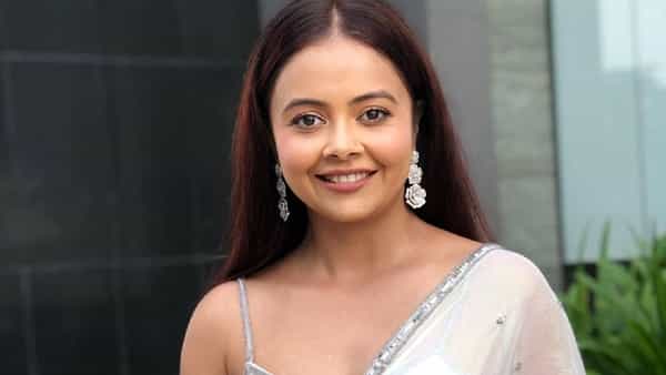 टीव्ही अभिनेत्री देवोलिना भट्टाचार्य हिला खरी ओळख ही गोपी बहुच्या पात्रातून मिळाली आहे. देवोलिना भट्टाचार्य ही नेहमीच चर्चेत राहणारी टीव्ही अभिनेत्री आहे.