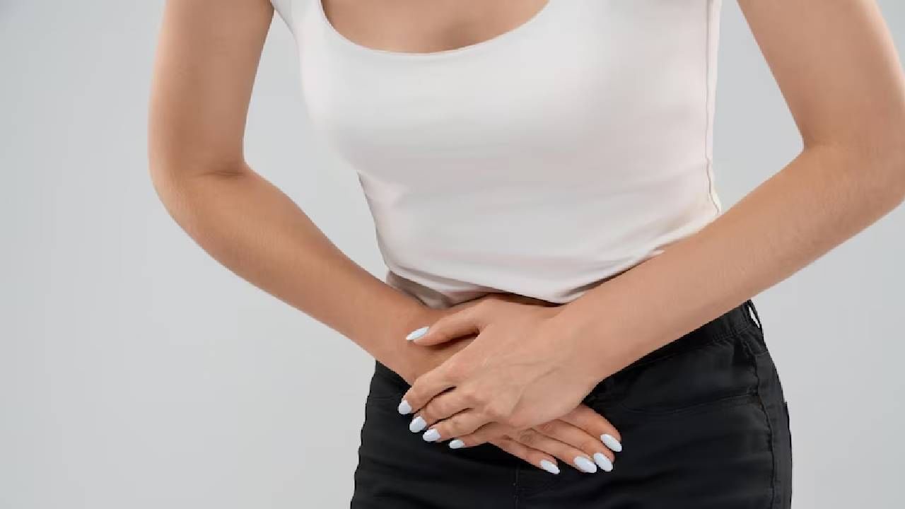 'तिकडे' सारखी खाज सुटते ? योनीमार्गातील संसर्गासाठी या वाईट सवयी ठरतात कारणीभूत, आजच करा बदल 'तिकडे' सारखी खाज सुटते ? योनीमार्गातील संसर्गासाठी या वाईट सवयी ठरतात कारणीभूत, आजच करा बदल