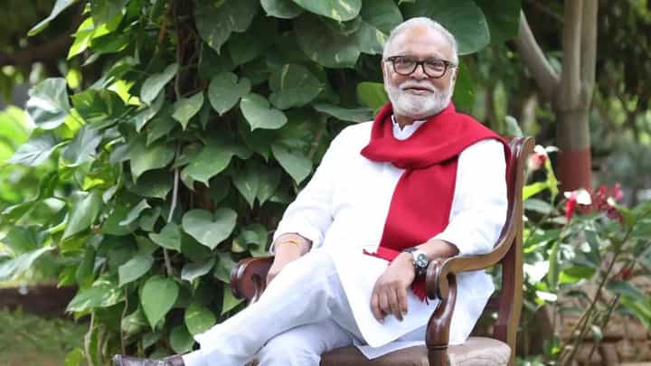 ‘नाहीतर गेलेले बळ गेलेला भुजबळ असं होईल’; 'त्या' विधानावरून भुजबळ यांना काँग्रेस नेत्याचं समर्थन ‘नाहीतर गेलेले बळ गेलेला भुजबळ असं होईल’; 'त्या' विधानावरून भुजबळ यांना काँग्रेस नेत्याचं समर्थन