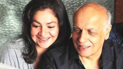 Pooja Bhatt | वडील महेश भट्ट यांच्याबद्दल मोठा खुलासा करत पूजा म्हणाली, माझे घर चालवण्यासाठी कोणीच नाही, अभिनेत्रीचे मोठे भाष्य