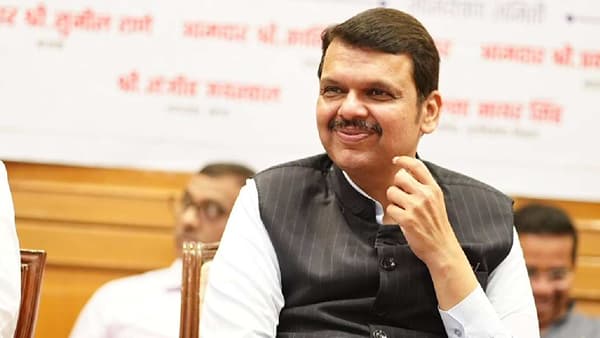 सामनातून हल्लाबोल; फडणवीस यांच्या बेरजेच्या गणितावर बोट; ‘कूटनीती, बेरजेचे राजकारण…’