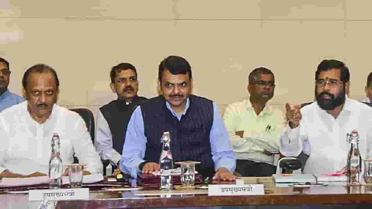 अजितदादा महाराष्ट्राचे मुख्यमंत्री होणार? पाहा देवेंद्र फडणवीस नेमकं काय म्हणाले अजितदादा महाराष्ट्राचे मुख्यमंत्री होणार? पाहा देवेंद्र फडणवीस नेमकं काय म्हणाले