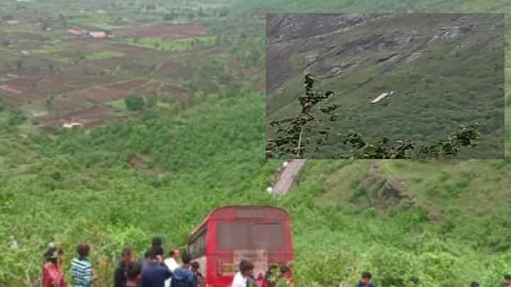 सप्तशृंगी गड घाटात भीषण अपघात; बस थेट 400 फूट दरीत कोसळली, 25 प्रवासी जखमी सप्तशृंगी गड घाटात भीषण अपघात; बस थेट 400 फूट दरीत कोसळली, 25 प्रवासी जखमी