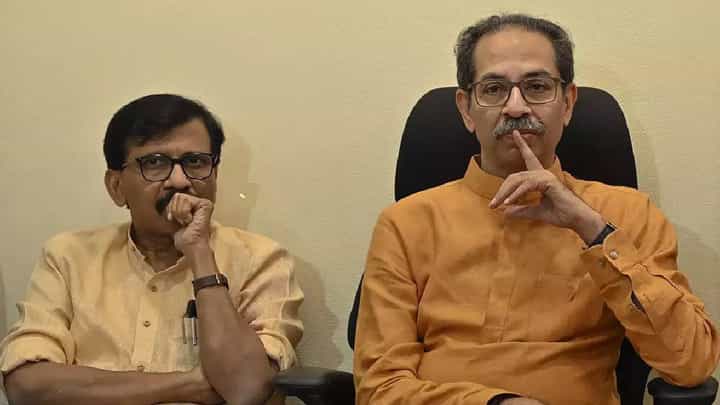 ‘कलंक’वाद; उद्धव ठाकरे यांच्यावर तरुण भारतच्या अग्रलेखातून सडकून टीका, ‘कर्तव्यशून्य’ असा उल्लेख ‘कलंक’वाद; उद्धव ठाकरे यांच्यावर तरुण भारतच्या अग्रलेखातून सडकून टीका, ‘कर्तव्यशून्य’ असा उल्लेख