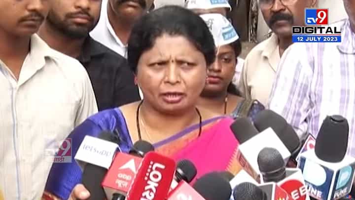 ‘विरोधकांचे नामोहरण कण्यासाठीच सत्तेचा वापर’; गृहमंत्री फडणवीस यांच्यावर ठाकरे गटाच्या महिला नेत्याची टीका ‘विरोधकांचे नामोहरण कण्यासाठीच सत्तेचा वापर’; गृहमंत्री फडणवीस यांच्यावर ठाकरे गटाच्या महिला नेत्याची टीका