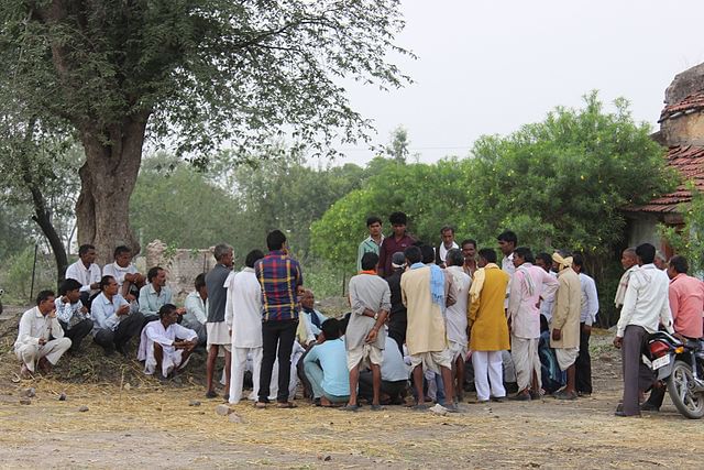 लग्न जमवण्यासाठी जात पंचायतीला एका लाख दिले, पण लग्न जमले नाही, मग असे काही झाले की...