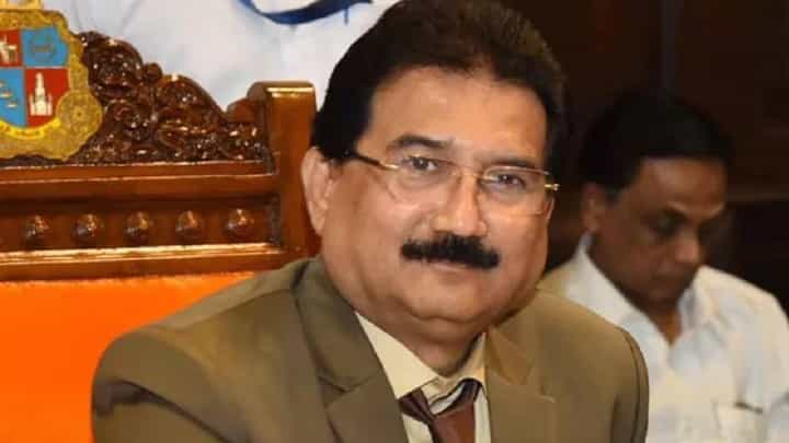 शिवसेना उपनेते यशवंत जाधव रुग्णालयात; सैफी रुग्णालयात उपचार सुरू शिवसेना उपनेते यशवंत जाधव रुग्णालयात; सैफी रुग्णालयात उपचार सुरू