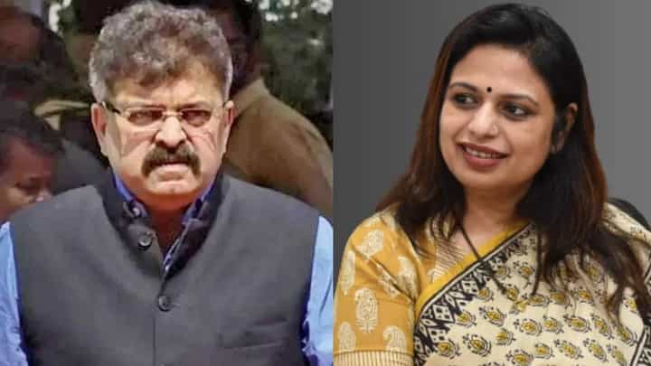 “त्या हिरव्या सापाला गांडूळ…”, शीतल म्हात्रे यांची जितेंद्र आव्हाड यांच्यावर संतप्त टीका! “त्या हिरव्या सापाला गांडूळ…”, शीतल म्हात्रे यांची जितेंद्र आव्हाड यांच्यावर संतप्त टीका!