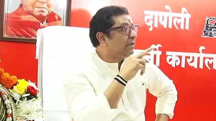 राज ठाकरे यांना भाजपची ऑफर शिंदे गटाचा नेता म्हणतो, ‘कोणासोबत जावं, नाही जावं...’ राज ठाकरे यांना भाजपची ऑफर शिंदे गटाचा नेता म्हणतो, ‘कोणासोबत जावं, नाही जावं...’