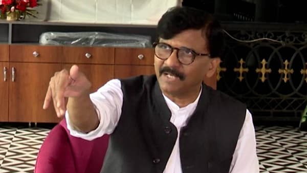 “मणिपूरमध्ये भाजपची सत्ता नसती तर आतापर्यंत सरकार खतम केलं असतं”, संजय राऊत यांचं टीकास्त्र
