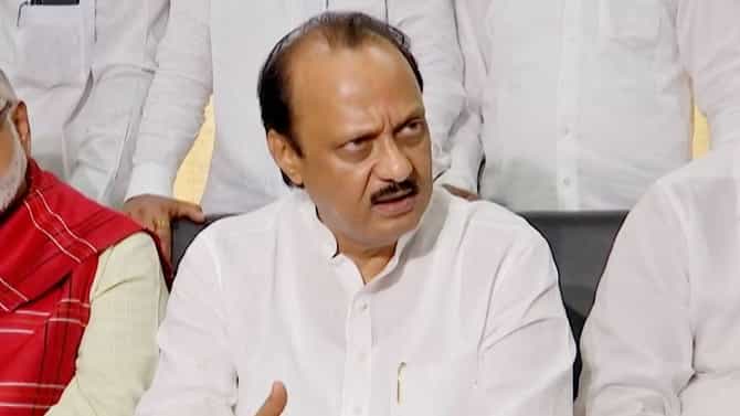 अजितदादा सिल्व्हर ओकवर येताच शरद पवार यांनी दिलं पत्र, काय आहे पत्रात?; अजित पवार यांनी सांगितलं काय घडलं?