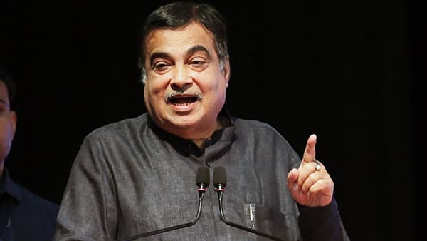 ‘सरकार म्हणजे विषकन्यासारखा’, नितीन गडकरी यांचं रोखठोक वक्तव्य