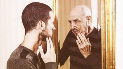 या सवयी तुम्हाला वेळेआधीच दाखवतात वयस्कर! या चुका सुधारा