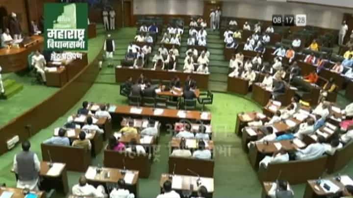 मणिपूरच्या घटनेवर विरोधक आक्रमक, काँग्रेस आमदारांची विधानसभेत जोरदार घोषणाबाजी! मणिपूरच्या घटनेवर विरोधक आक्रमक, काँग्रेस आमदारांची विधानसभेत जोरदार घोषणाबाजी!