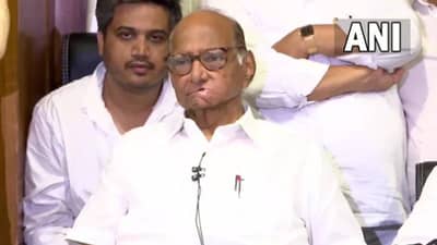 अनेकांना झटका! शरद पवार बेंगळुरूला रवाना; विरोधकांच्या बैठकीला लावणार हजेरी