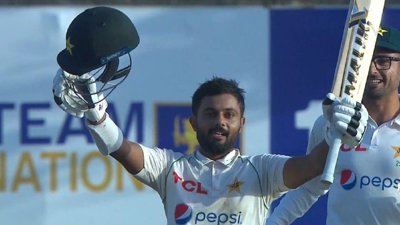 सऊद शकीलने 352 बॉलमध्ये हे द्विशतक पूर्ण केलं. शकील यासह श्रीलंकेत द्विशतक करणारा पहिलाच पाकिस्तानी फलंदाज ठरला आहे.