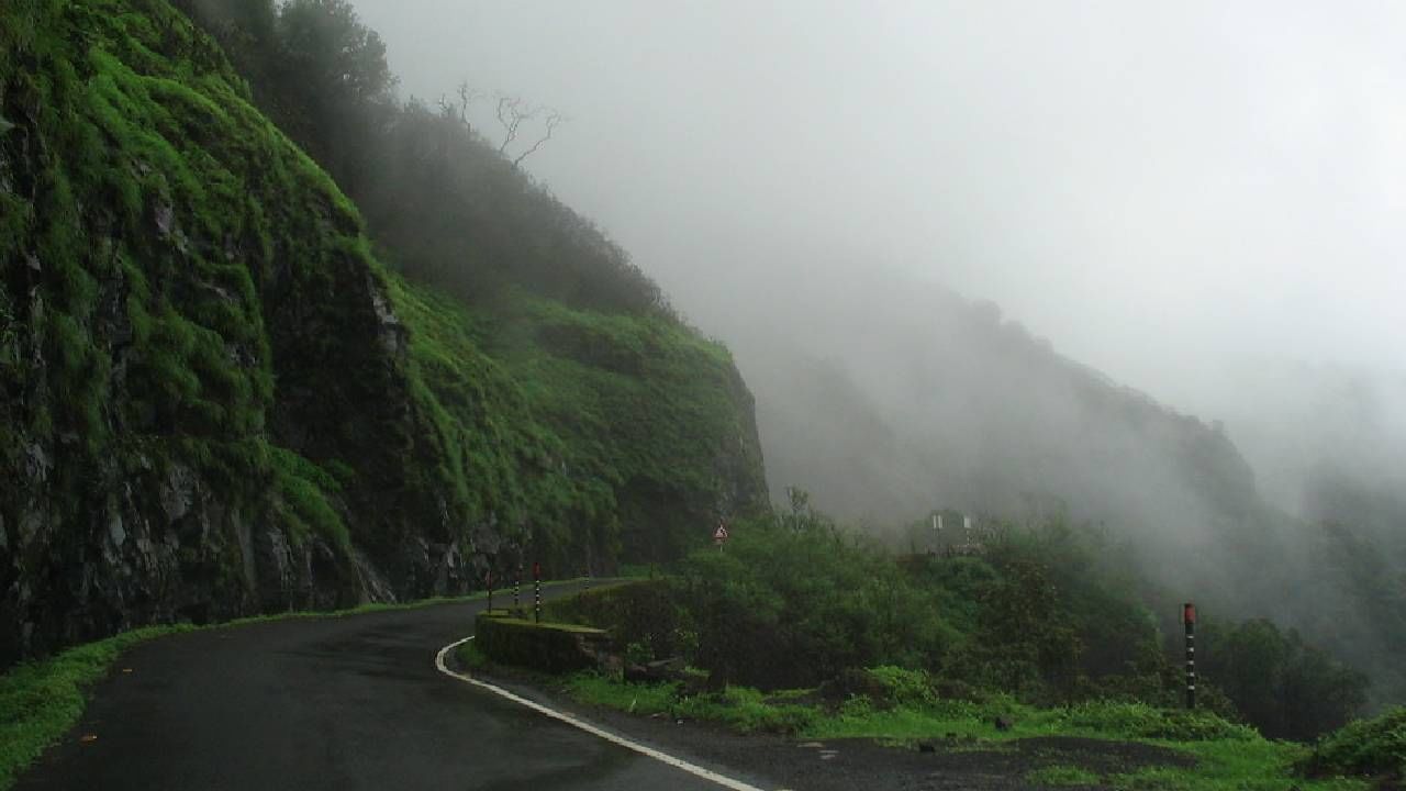 आंबेनळी घाटात वाहतुकीला ब्रेक; घाटातून प्रवास न करण्याचे तहसीलदारांचे आवाहन, कारण काय?