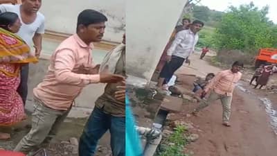 Buldhana Crime : शेत रस्त्याचा वाद विकोपाल गेला, दोन कुटुंबात हाणामारी, व्हिडिओ सोशल मीडियावर व्हायरल