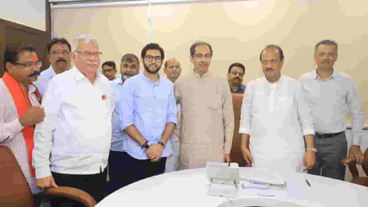 राष्ट्रवादीतील बंडानंतर पहिल्यांदाच उद्धव ठाकरे यांनी घेतली अजित पवार यांची भेट, राजकीय चर्चांना उधाण!