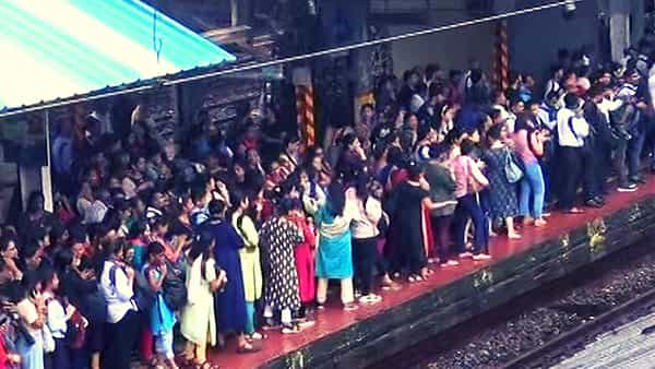 अंबरनाथ,कल्याण, बदलापूर, भिवंडी, डोंबिवली, उल्हासनगर, अंबरनाथ, बदलापूर, टिटवाळा, कर्जत, कर्जत, कसारा, या भागांमध्ये जोरदार पाऊस पडत आहे.