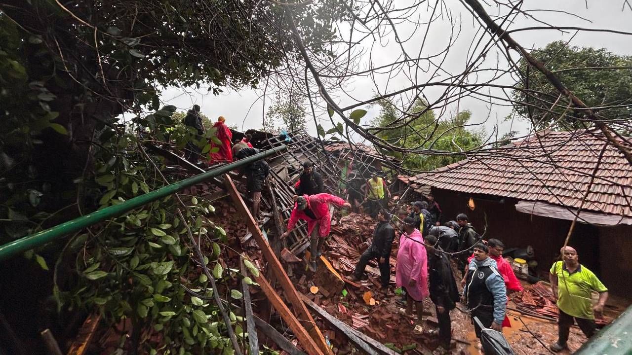 या गावात जाण्यासाठी केवळ पायवाट आहे. त्यामुळे तिथे यंत्रणा पोहोचण्यास अडचणी येत आहेत. जेसीबी. पोकलेन यासारखी वाहणं तिथं पोहचू शकत नाहीयेत. त्यामुळे कुदळ, फावड्याच्या सहाय्याने NDRF कडून बचावकार्य केलं जात आहे. स्थानिकही या बचाव कार्यात सहभागी झाले आहेत.